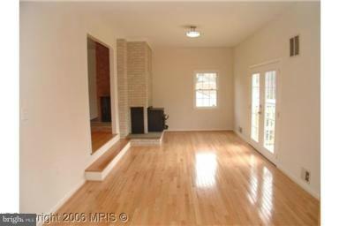 13100 Darnestown Road Gaithersburg, MD 20878 - Photo 13 of 16 Family Room