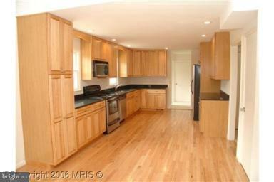 13100 Darnestown Road Gaithersburg, MD 20878 - Photo 16 of 16 Kitchen
