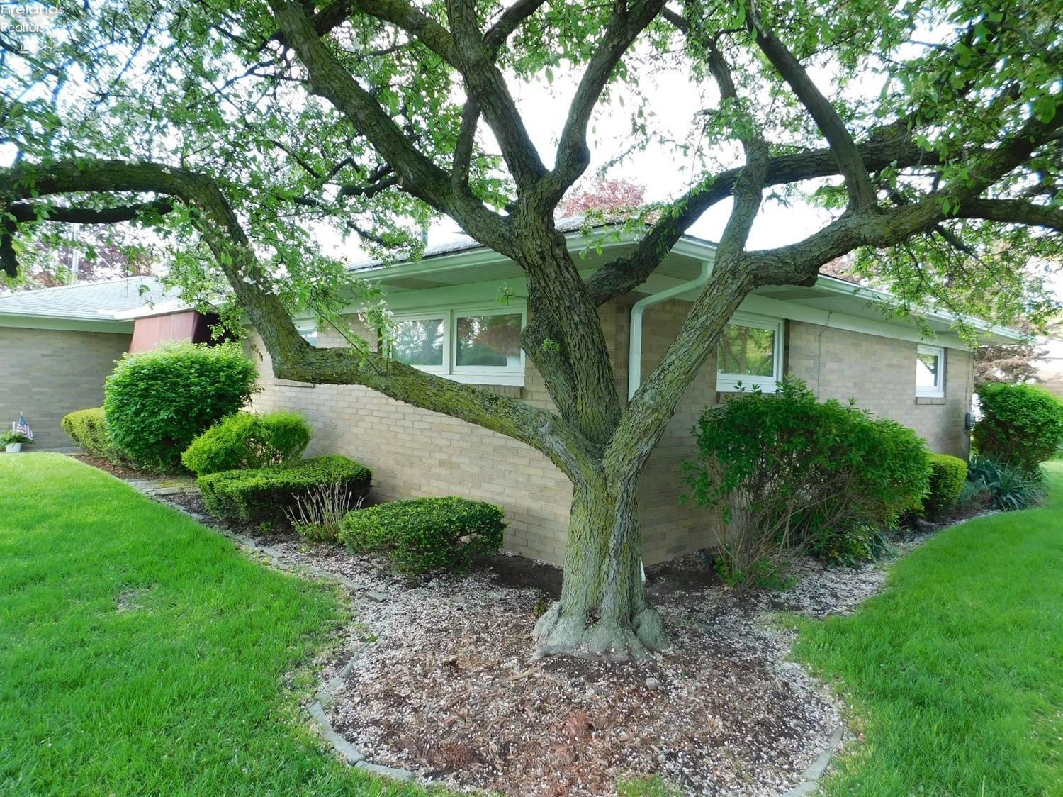 3108 Merriweather Road Sandusky, OH 44870 - Photo 4 of 10 Gallery Image 4