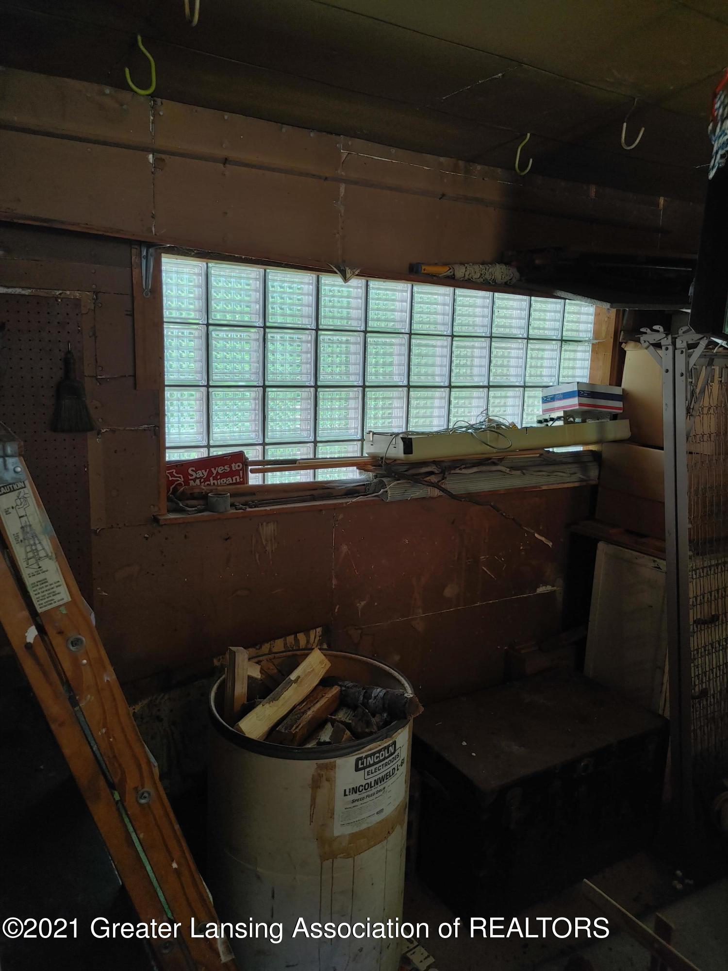 5012 Mohawk Road Okemos, MI 48864 - Photo 13 of 25 0617211237_HDR