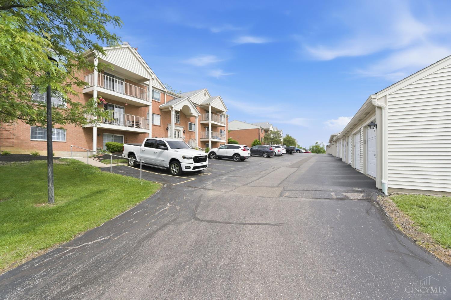 3543 Jessup Road, Unit 2B Cincinnati, OH 45239 - Photo 25 of 31 Quiet condominium setting with convenient parking and community access