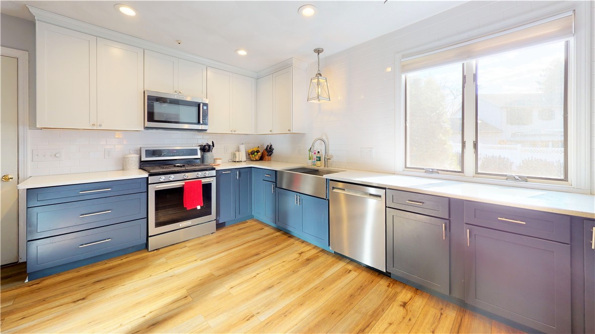 7 Apple House Drive Cranston, RI 02921 - Photo 3 of 38