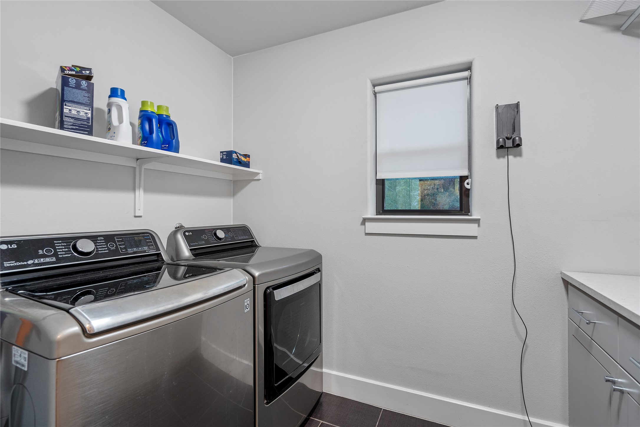 2811 Del Curto Road, Unit A Austin, TX 78704 - Photo 26 of 40 a utility room with dryer and washer