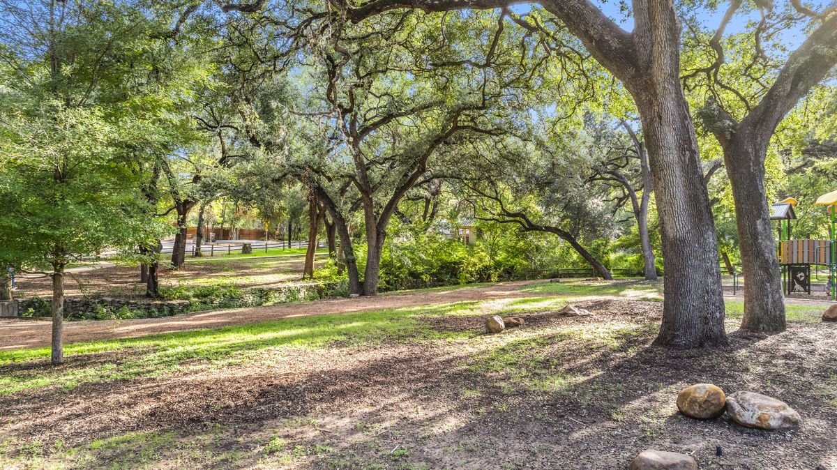 2811 Del Curto Road, Unit A Austin, TX 78704 - Photo 37 of 40 Surrounding community with view of scattered trees