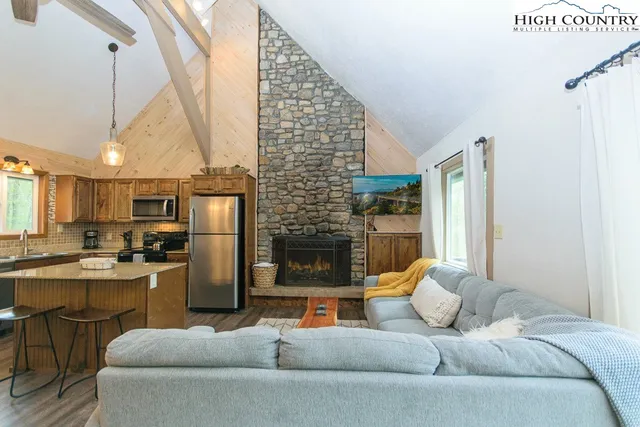 $510,000 | 114 Locust Ridge Road, Beech Mountain, NC 28604