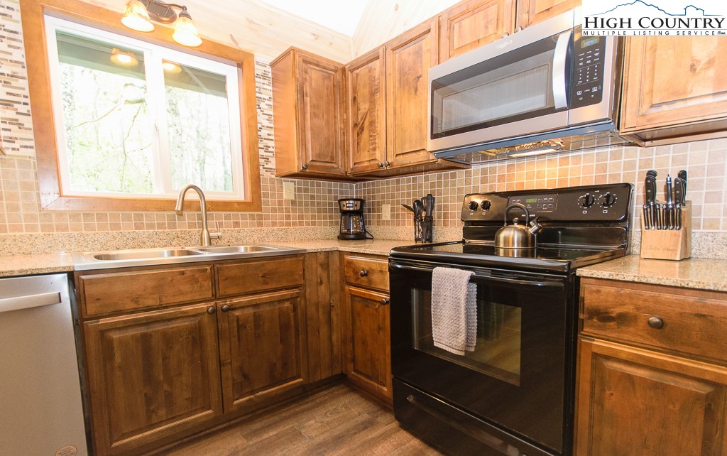 114 Locust Ridge Road Beech Mountain, NC 28604 - Photo 16 of 48