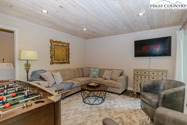 $510,000 | 114 Locust Ridge Road, Beech Mountain, NC 28604