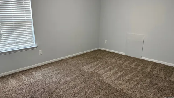 $2,600 | 9243 Grand Western, Converse, TX 78109