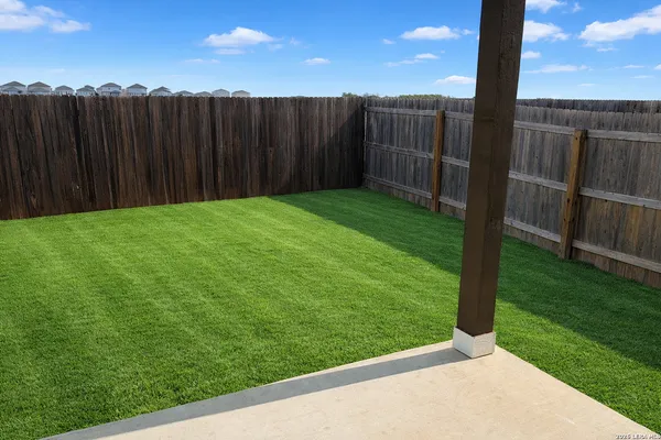 $2,600 | 9243 Grand Western, Converse, TX 78109