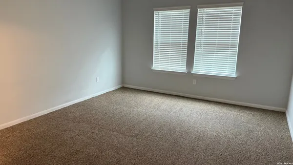 $2,600 | 9243 Grand Western, Converse, TX 78109