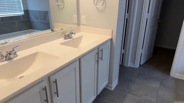 $2,600 | 9243 Grand Western, Converse, TX 78109