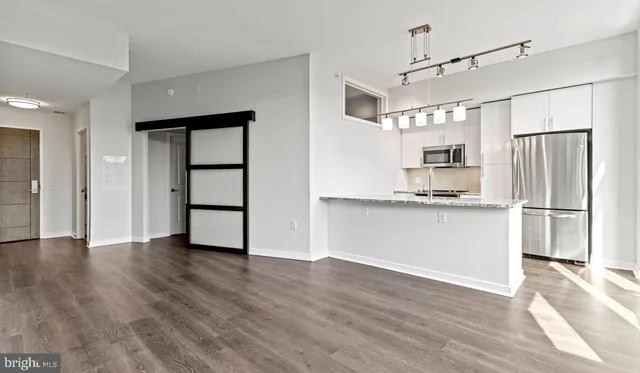 $3,844 | 8300 Wisconsin Avenue, Unit 2B1410, Bethesda, MD 20814