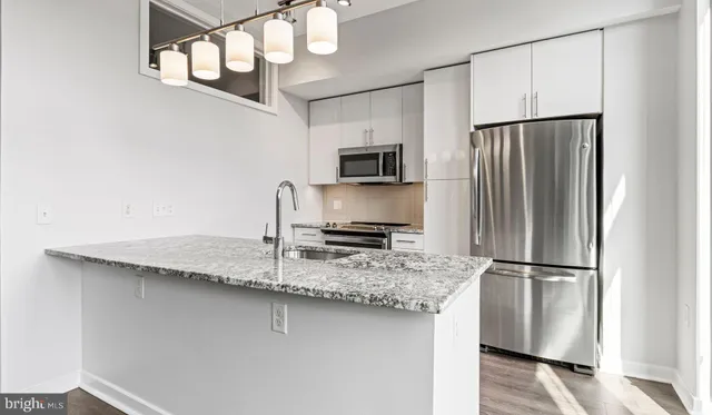 $3,844 | 8300 Wisconsin Avenue, Unit 2B1410, Bethesda, MD 20814