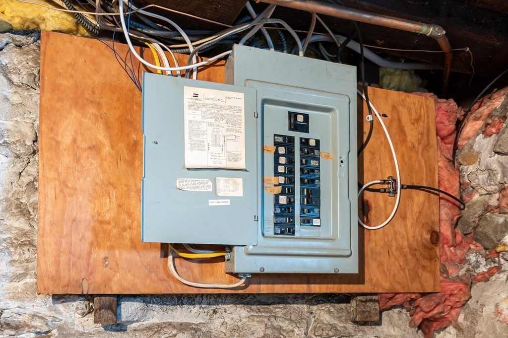 86 Epping Street Lowell, MA 01852 - Photo 35 of 41