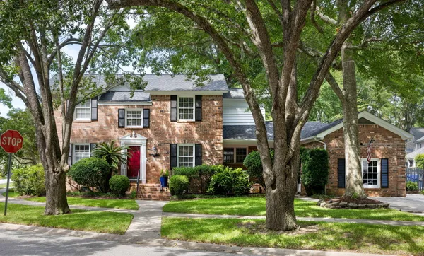 $825,000 | 1067 Loyalist Lane, Mount Pleasant, SC 29464