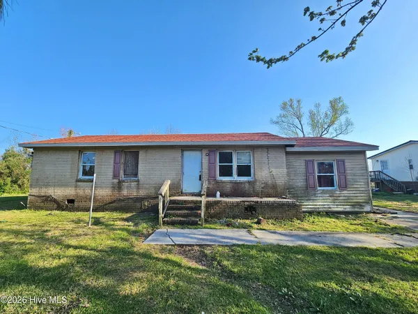 $49,900 | 1729 Swamp Road, Engelhard, NC 27824