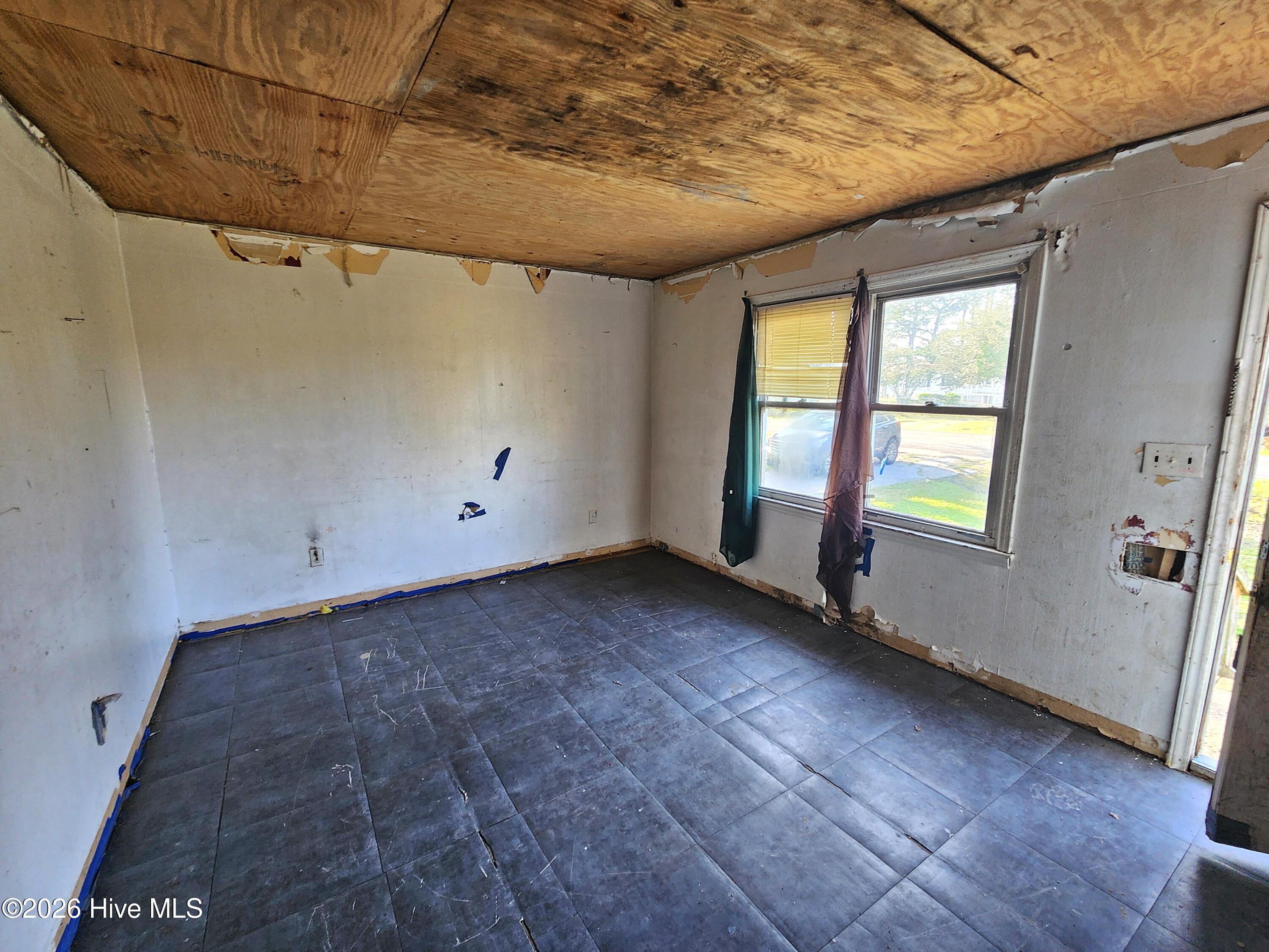 1729 Swamp Road Engelhard, NC 27824 - Photo 11 of 26 living room b