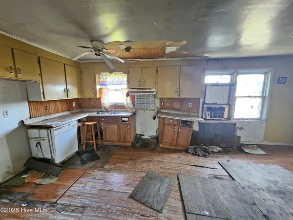 $49,900 | 1729 Swamp Road, Engelhard, NC 27824
