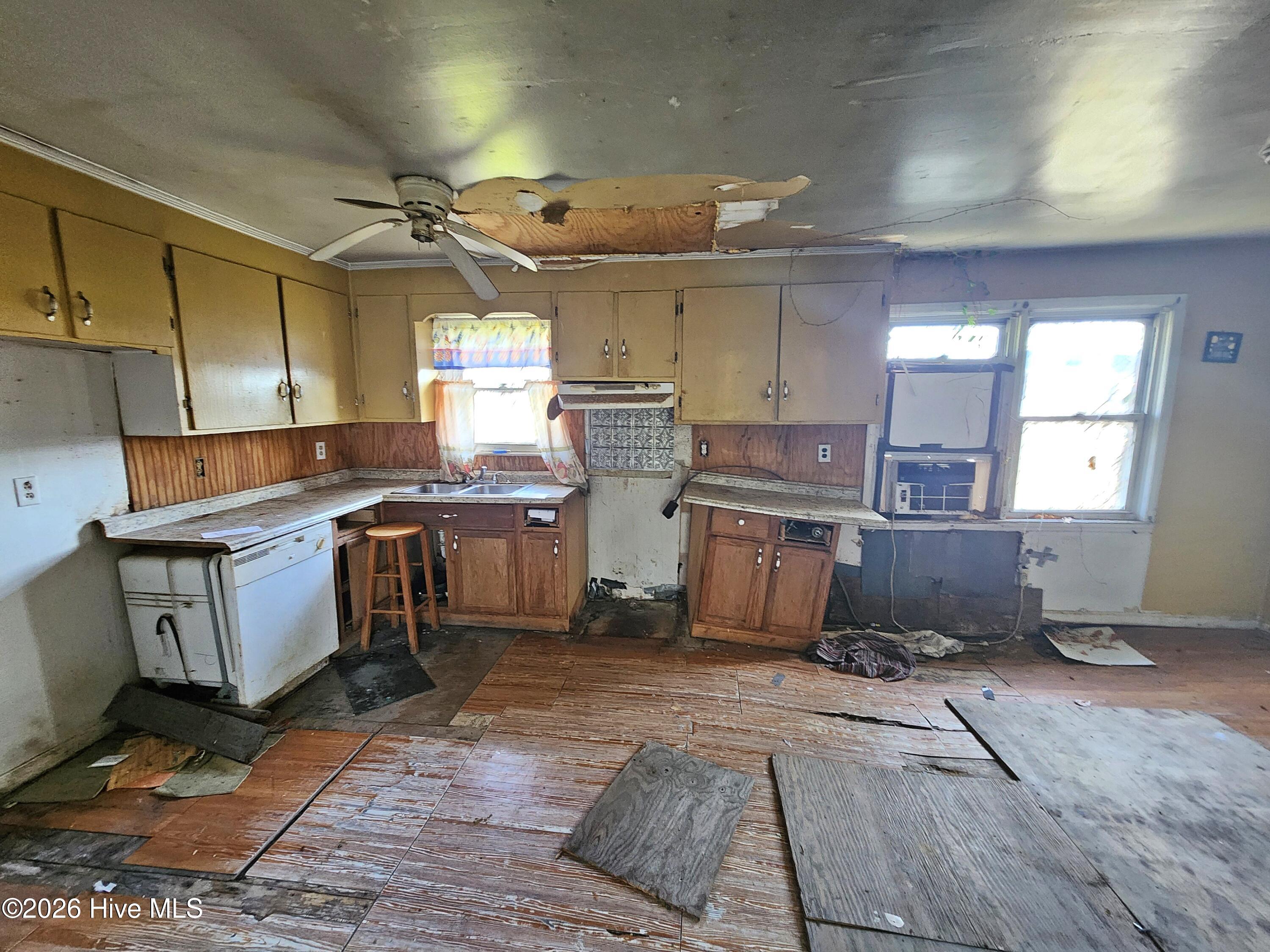 1729 Swamp Road Engelhard, NC 27824 - Photo 13 of 26 kitchen a