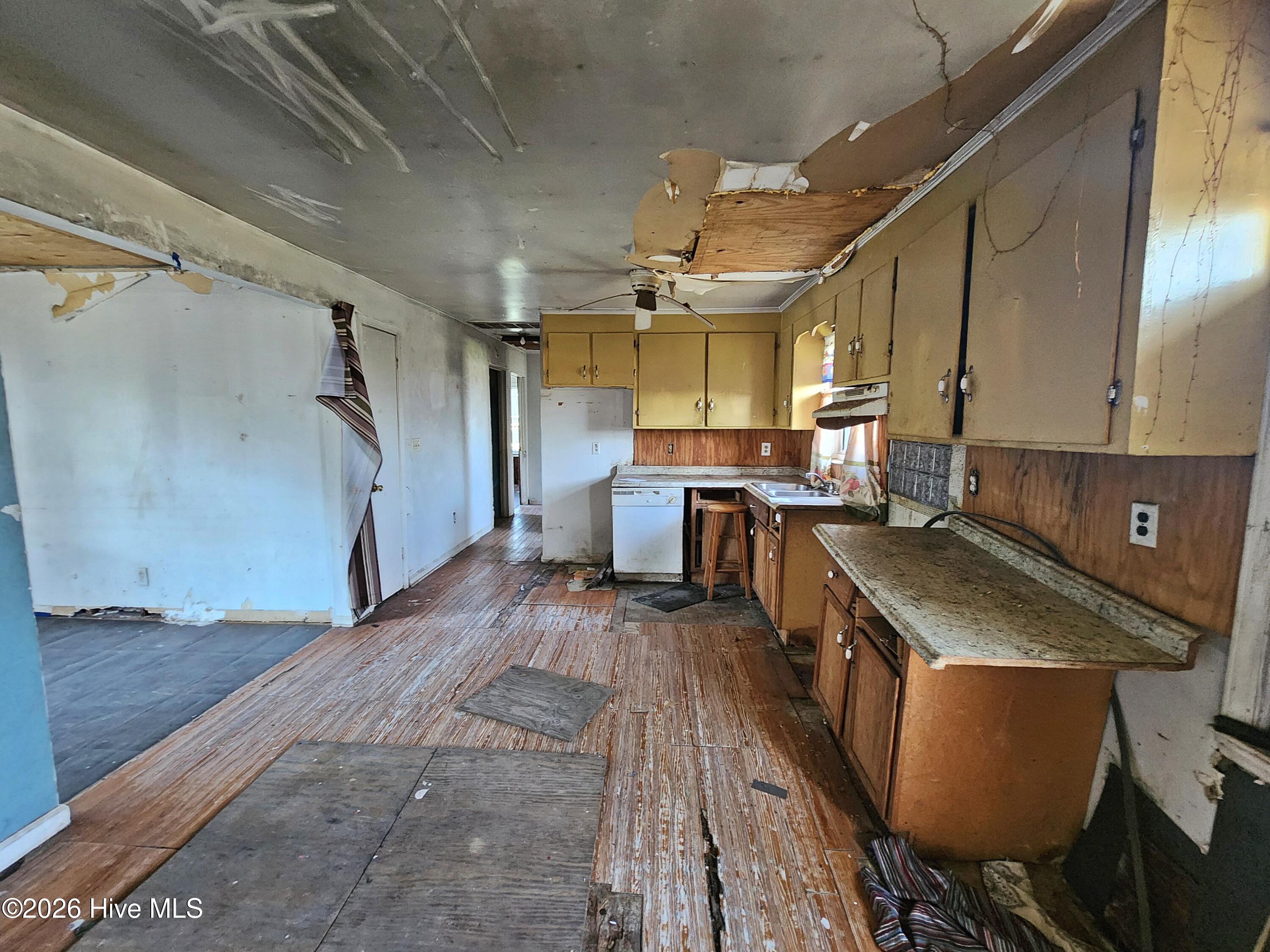 1729 Swamp Road Engelhard, NC 27824 - Photo 14 of 26 kitchen b