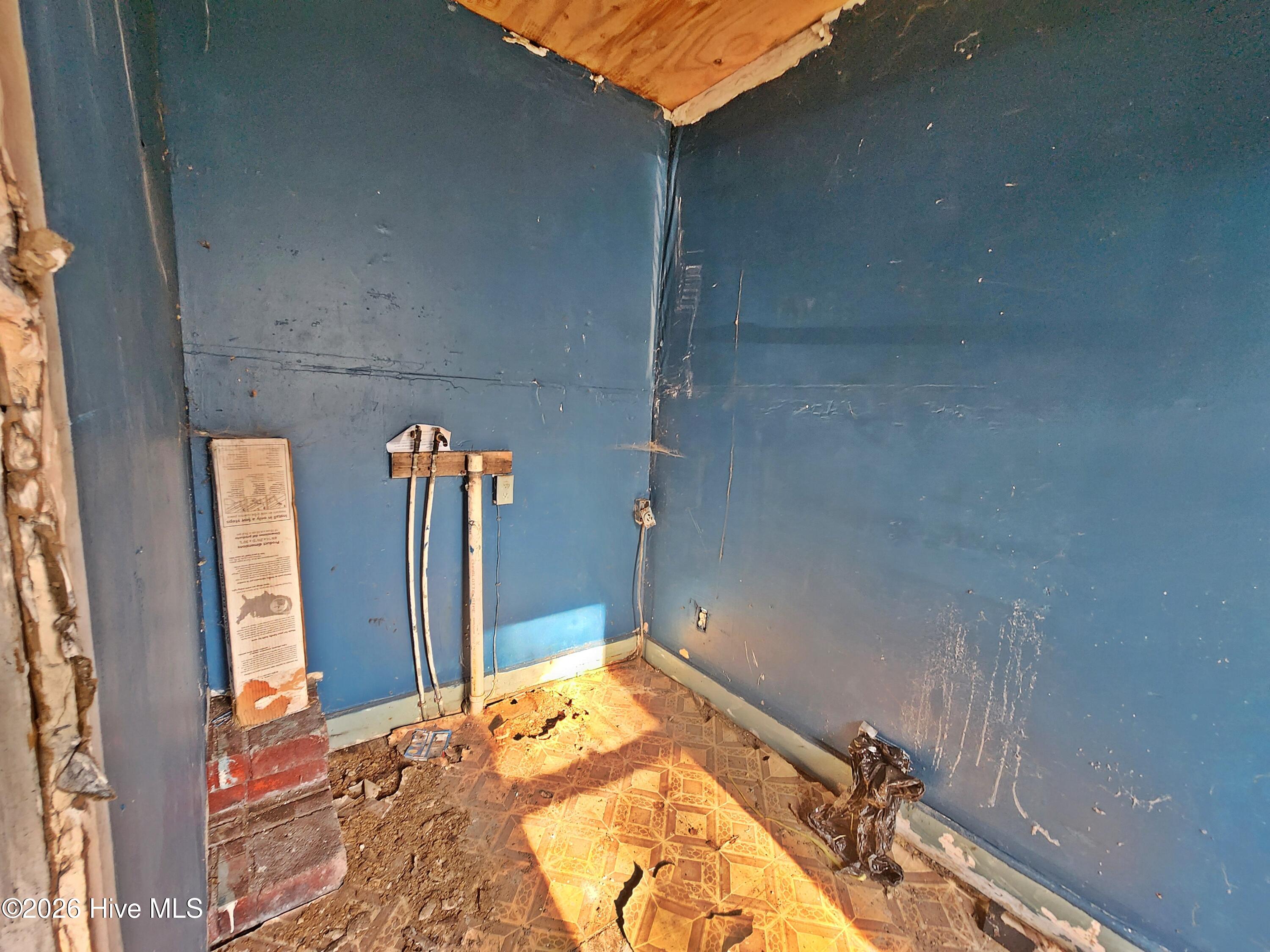 1729 Swamp Road Engelhard, NC 27824 - Photo 15 of 26 laundry