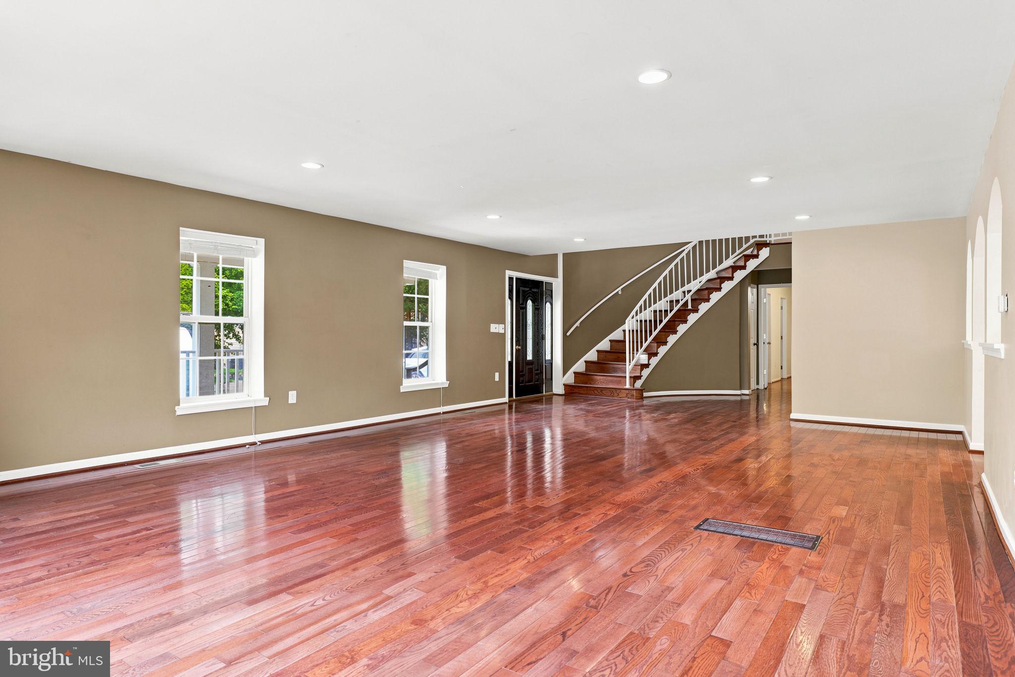 8916 Rugby Road Manassas Park, VA 20111 - Photo 7 of 105 Gallery Image 7