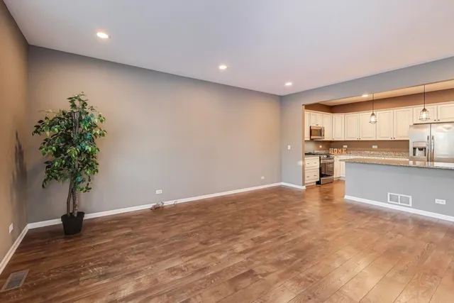 $375,000 | 2304 Stonegate Road, Algonquin, IL 60102