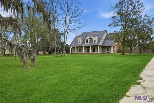 $845,500 | 16372 Joe Sevario Road, Prairieville, LA 70769
