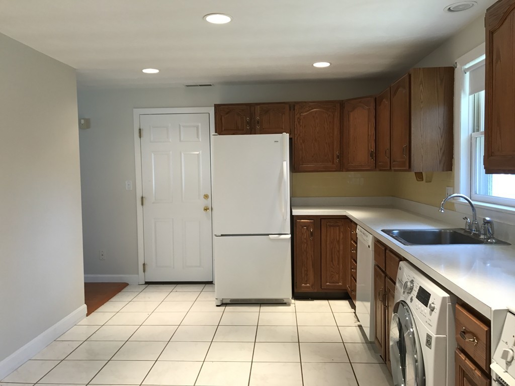 16 Samuel Road Chelmsford, MA 01824 - Photo 9 of 18