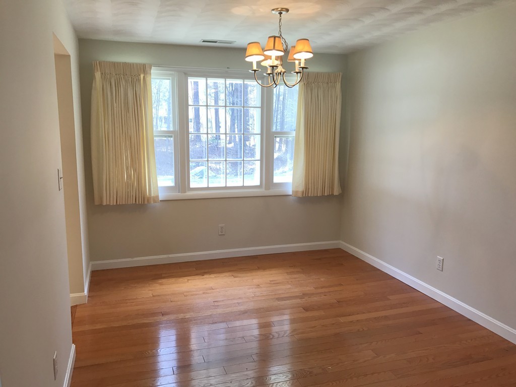 16 Samuel Road Chelmsford, MA 01824 - Photo 10 of 18