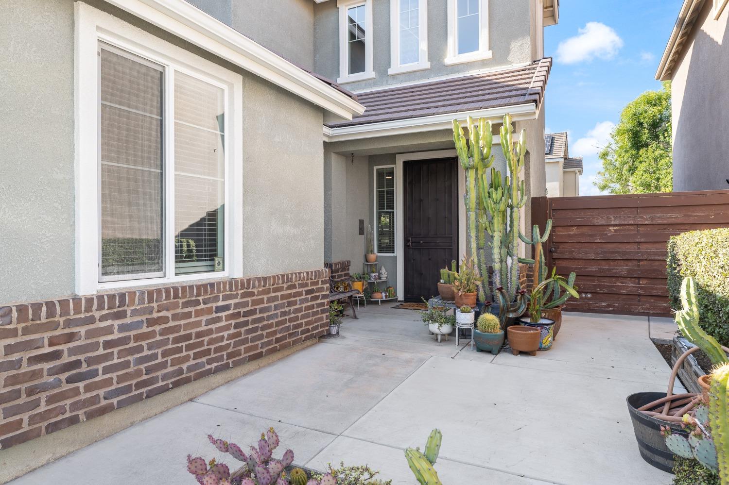 3575 Bellaire Avenue Clovis, CA 93619 - Photo 2 of 34