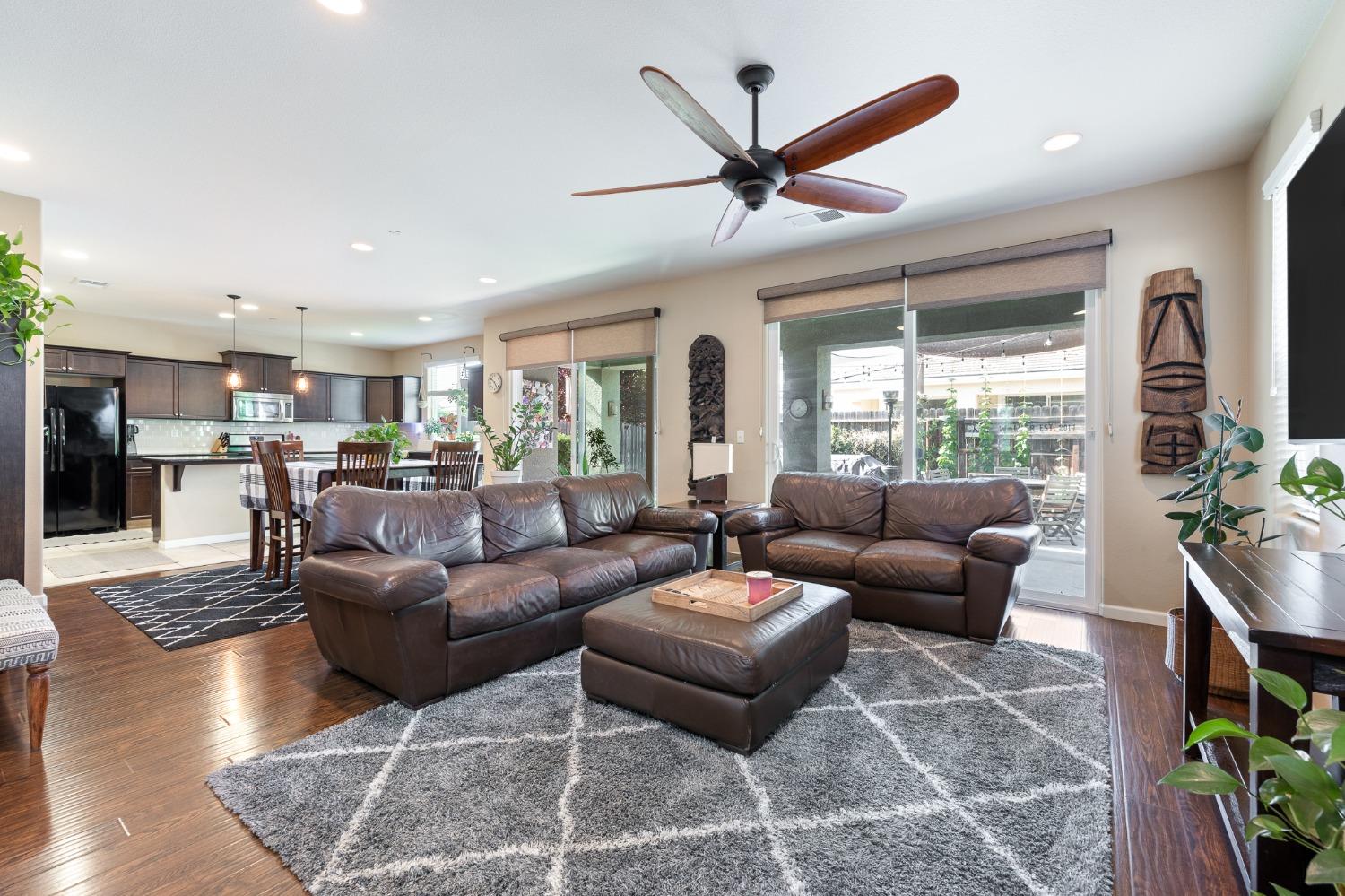 3575 Bellaire Avenue Clovis, CA 93619 - Photo 3 of 34