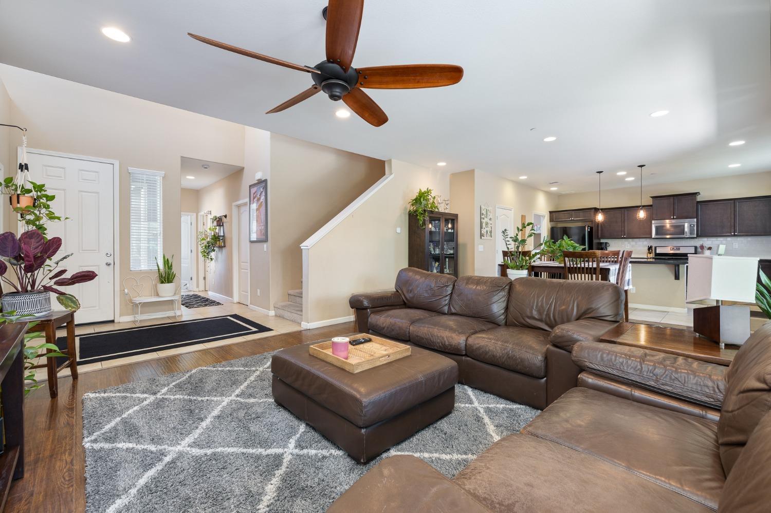 3575 Bellaire Avenue Clovis, CA 93619 - Photo 5 of 34