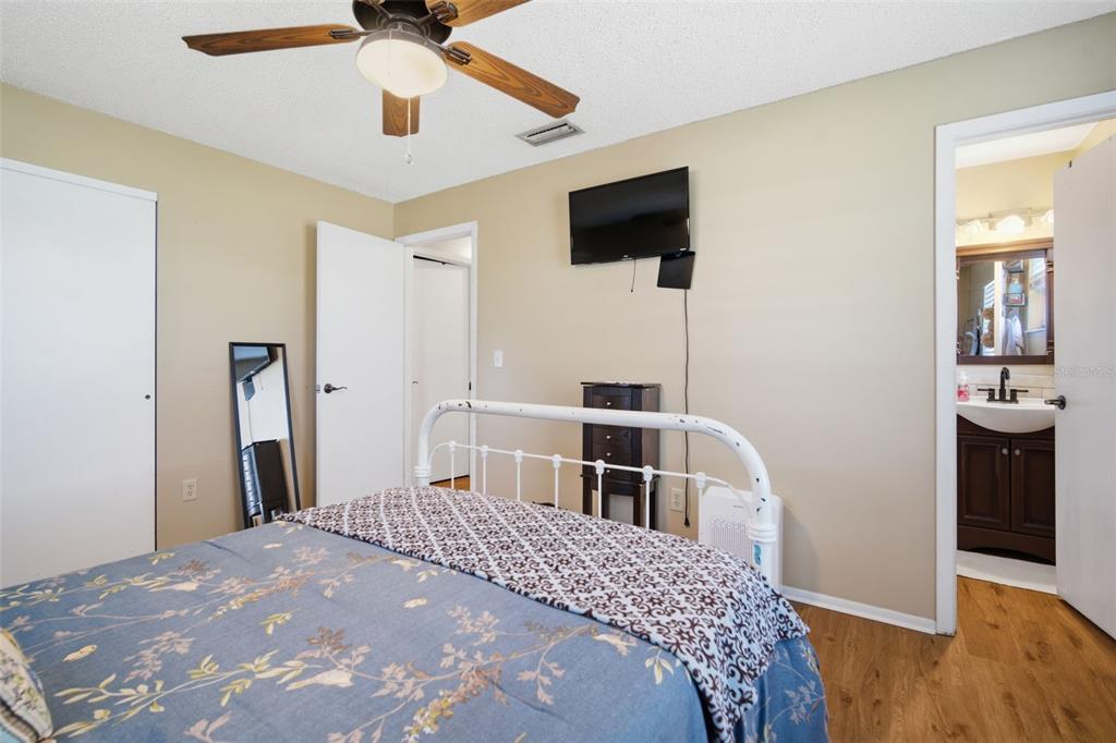 12461 Hobson Simmons Road Lithia, FL 33547 - Photo 26 of 58