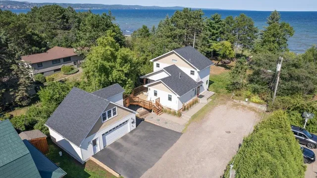 $874,900 | 3239 South Lake Avenue, Duluth, MN 55802