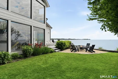 $3,200,000 | 62-64 Wallacks Drive, Stamford, CT 06902