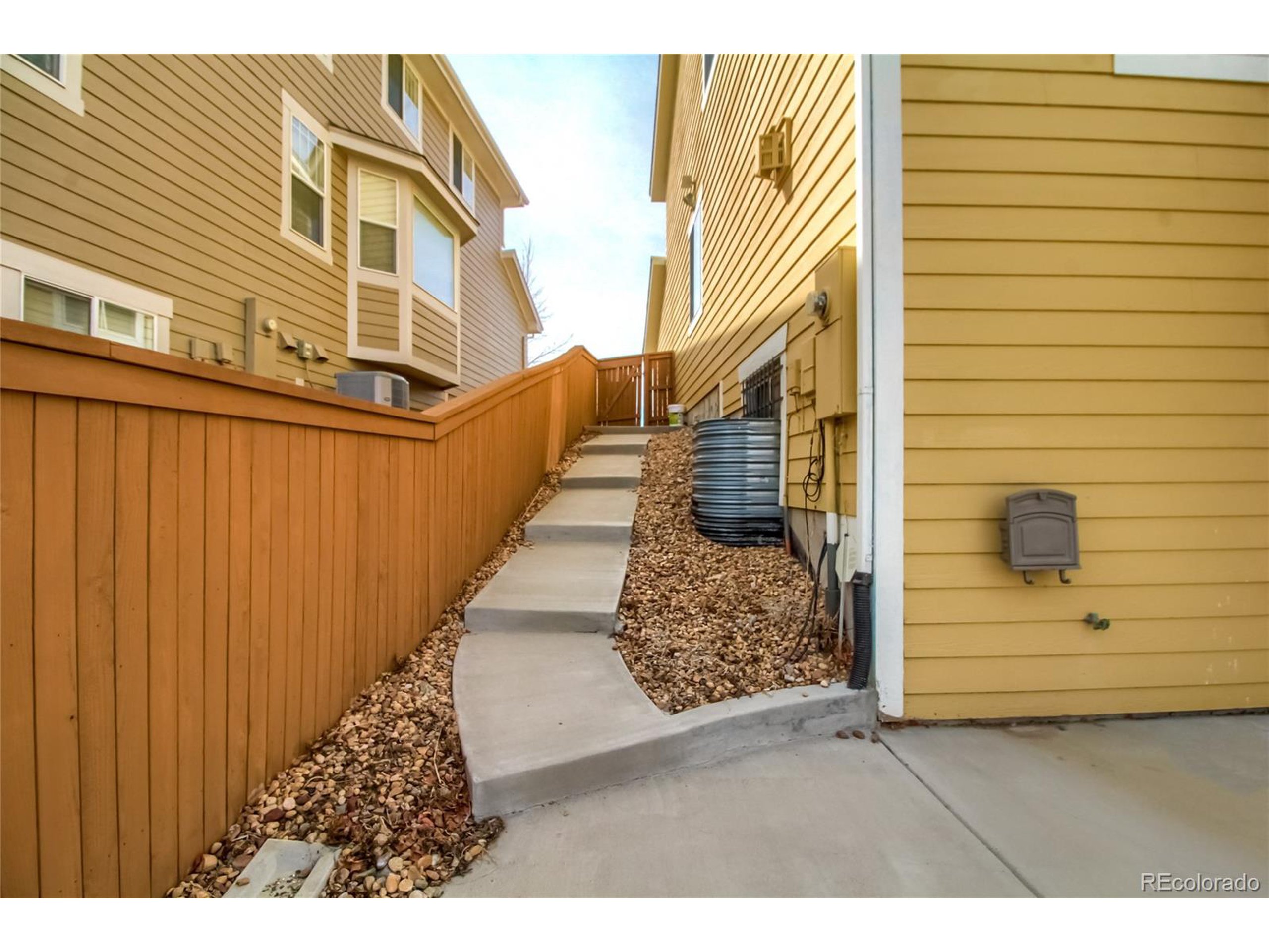 10567 Wagon Highlands Ranch Highlands Ranch, CO 80130 - Photo 36 of 39 Gallery Image 36