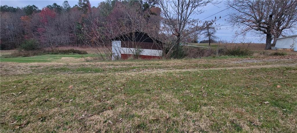 3082 Rockford Road Dobson, NC 27017 - Photo 3 of 12 Gallery Image 3
