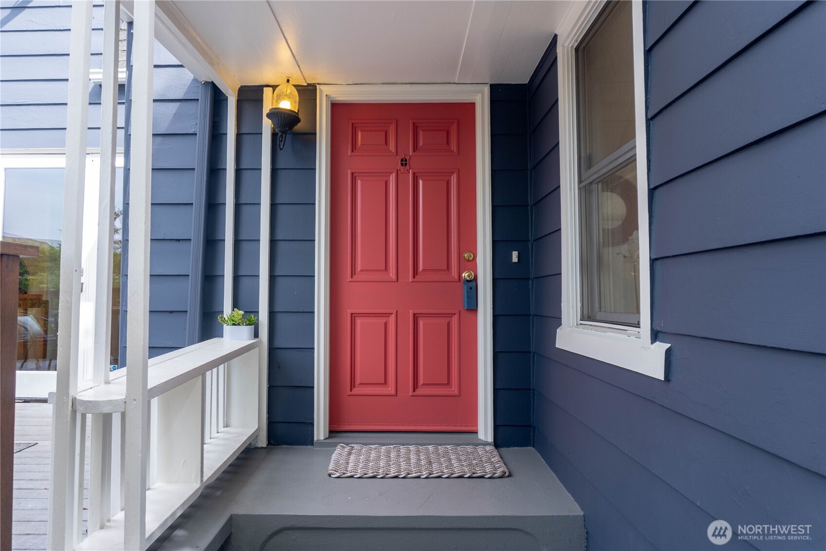4432 Southwest 102nd Street Seattle, WA 98146 - Photo 4 of 40 Gallery Image 4