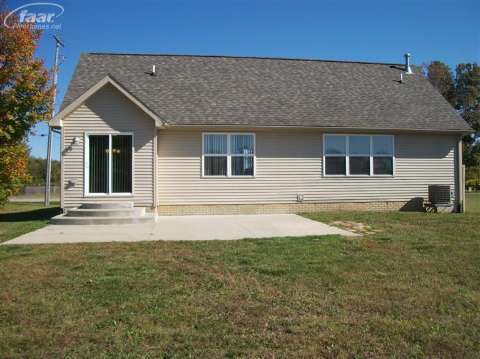 5225 North Belsay Road Flint, MI 48506 - Photo 13 of 14 20376025-12.JPG