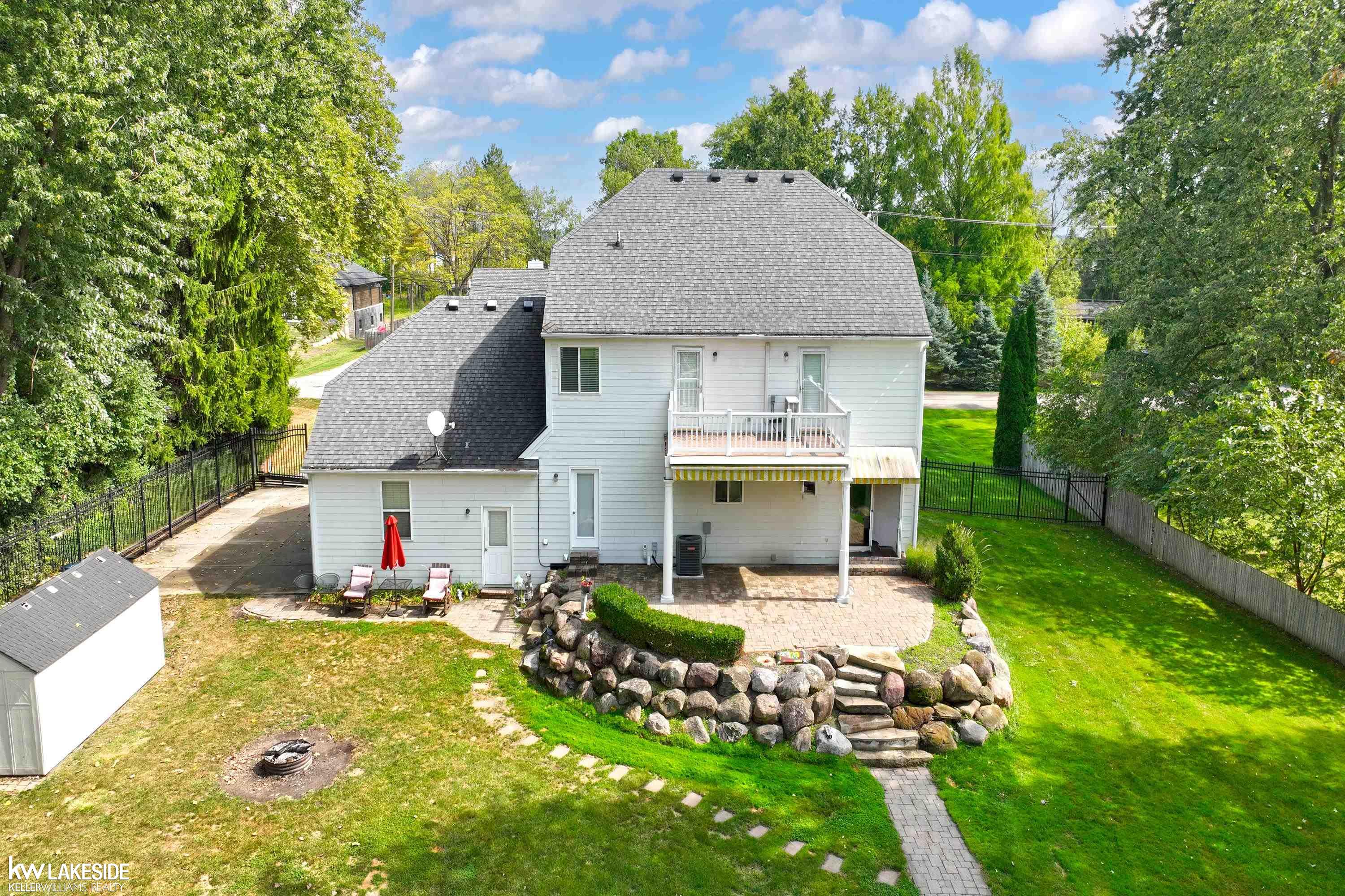 2770 Hickory Lawn Road Rochester Hills, MI 48307 - Photo 15 of 27