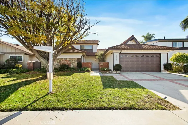 $1,649,000 | 8232 Mandeville Drive, Huntington Beach, CA 92646