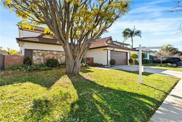 $1,649,000 | 8232 Mandeville Drive, Huntington Beach, CA 92646