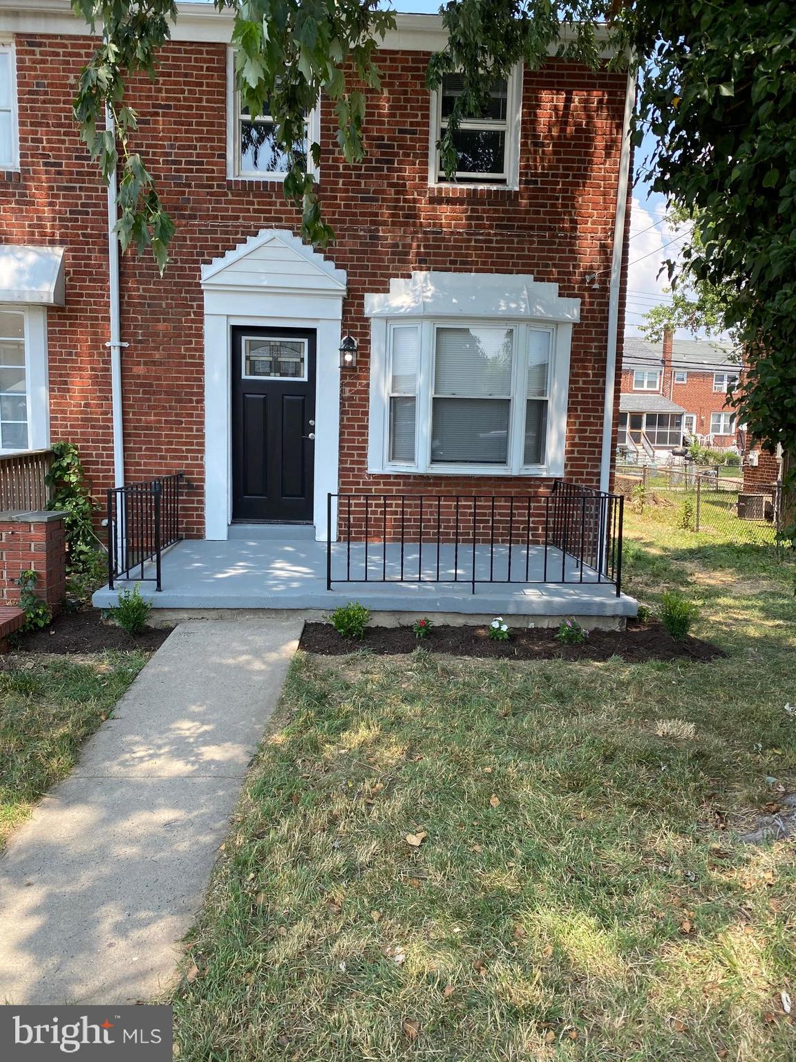 1952 Guy Way Baltimore, MD 21222 - Photo 2 of 9