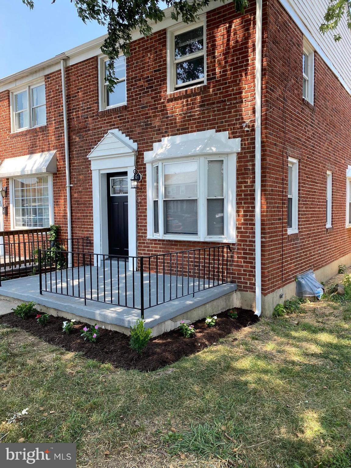 1952 Guy Way Baltimore, MD 21222 - Photo 3 of 9