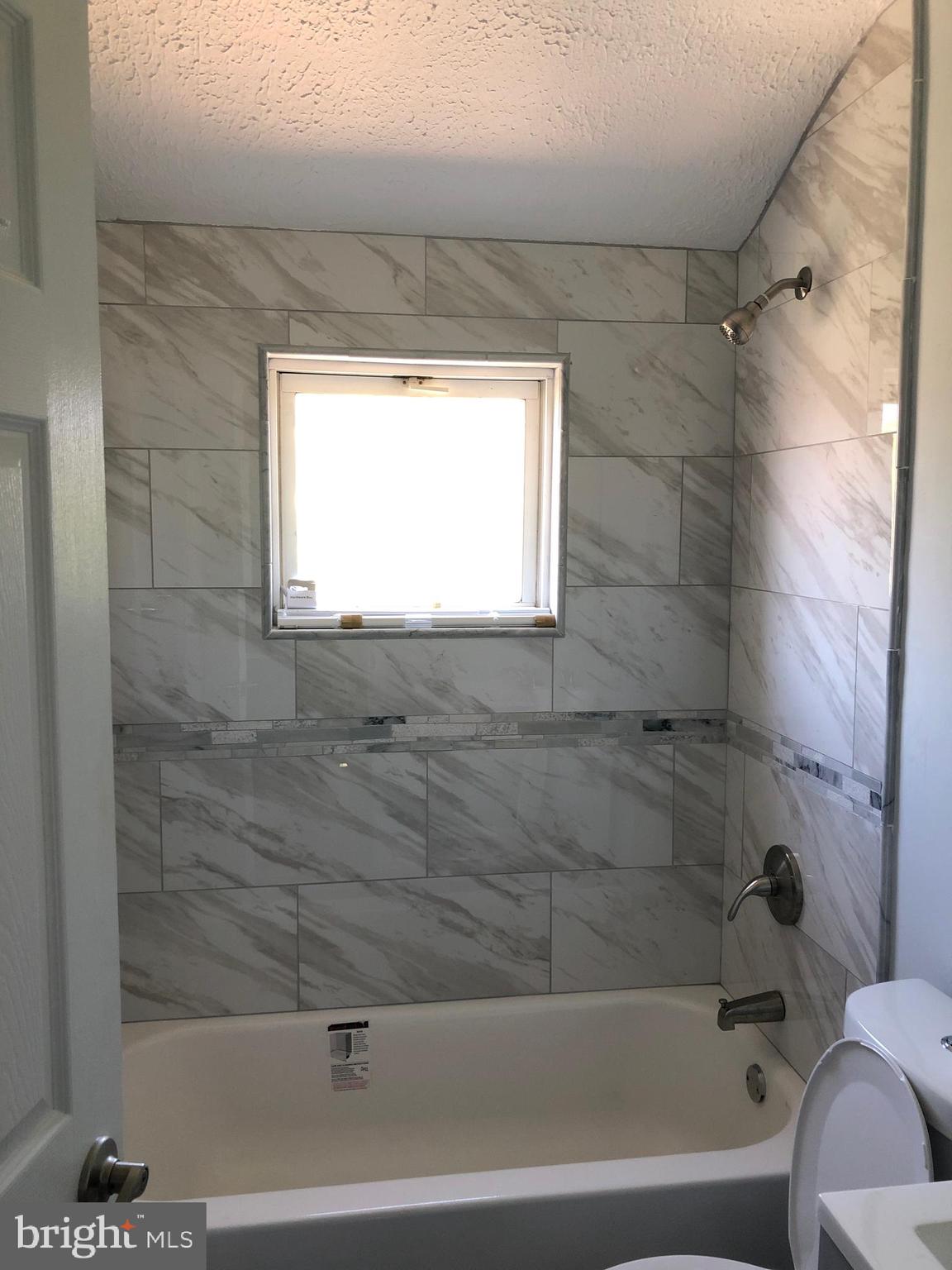 1952 Guy Way Baltimore, MD 21222 - Photo 8 of 9 2nd Floor Bath