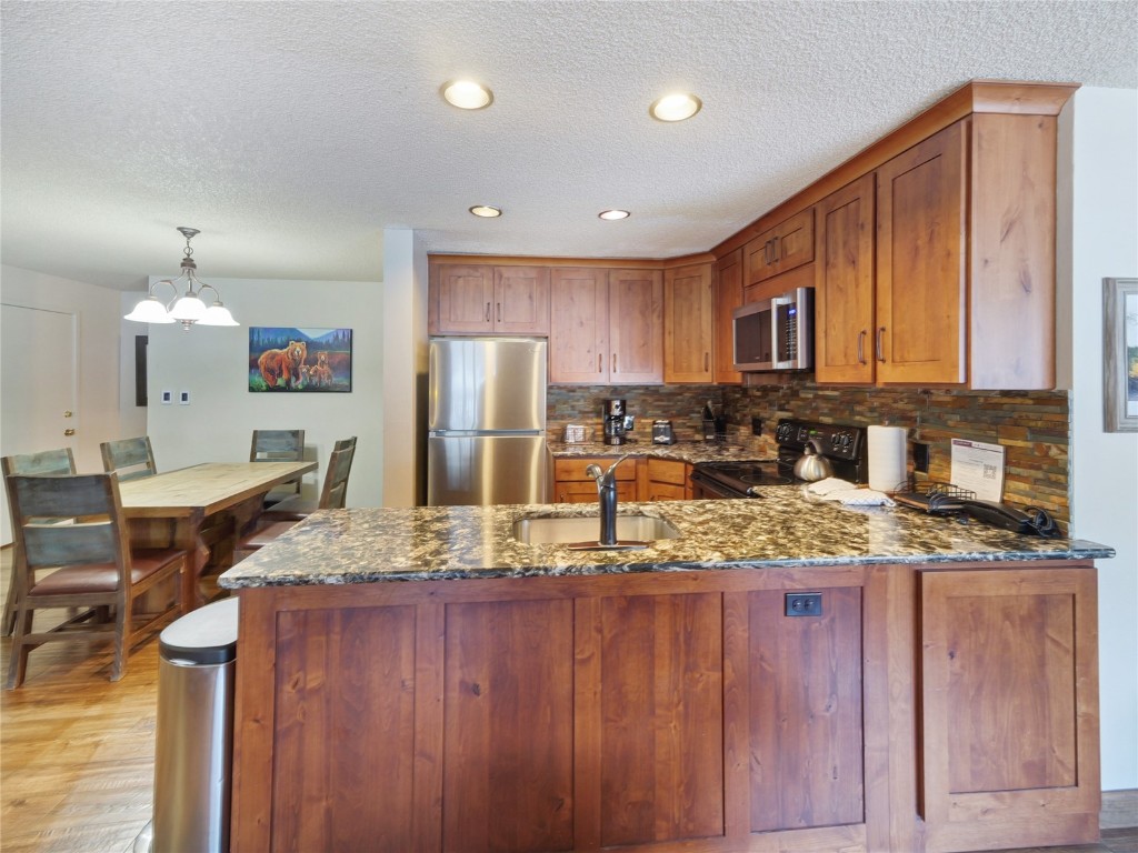 405 4 O Clock Road, Unit 14B Breckenridge, CO 80424 - Photo 11 of 33 Kitchen