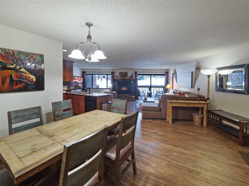 405 4 O Clock Road, Unit 14B Breckenridge, CO 80424 - Photo 13 of 33 Dining area