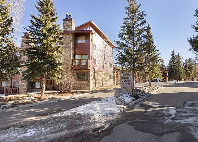 405 4 O Clock Road, Unit 14B Breckenridge, CO 80424 - Photo 2 of 33 Front of Pine Ridge condos