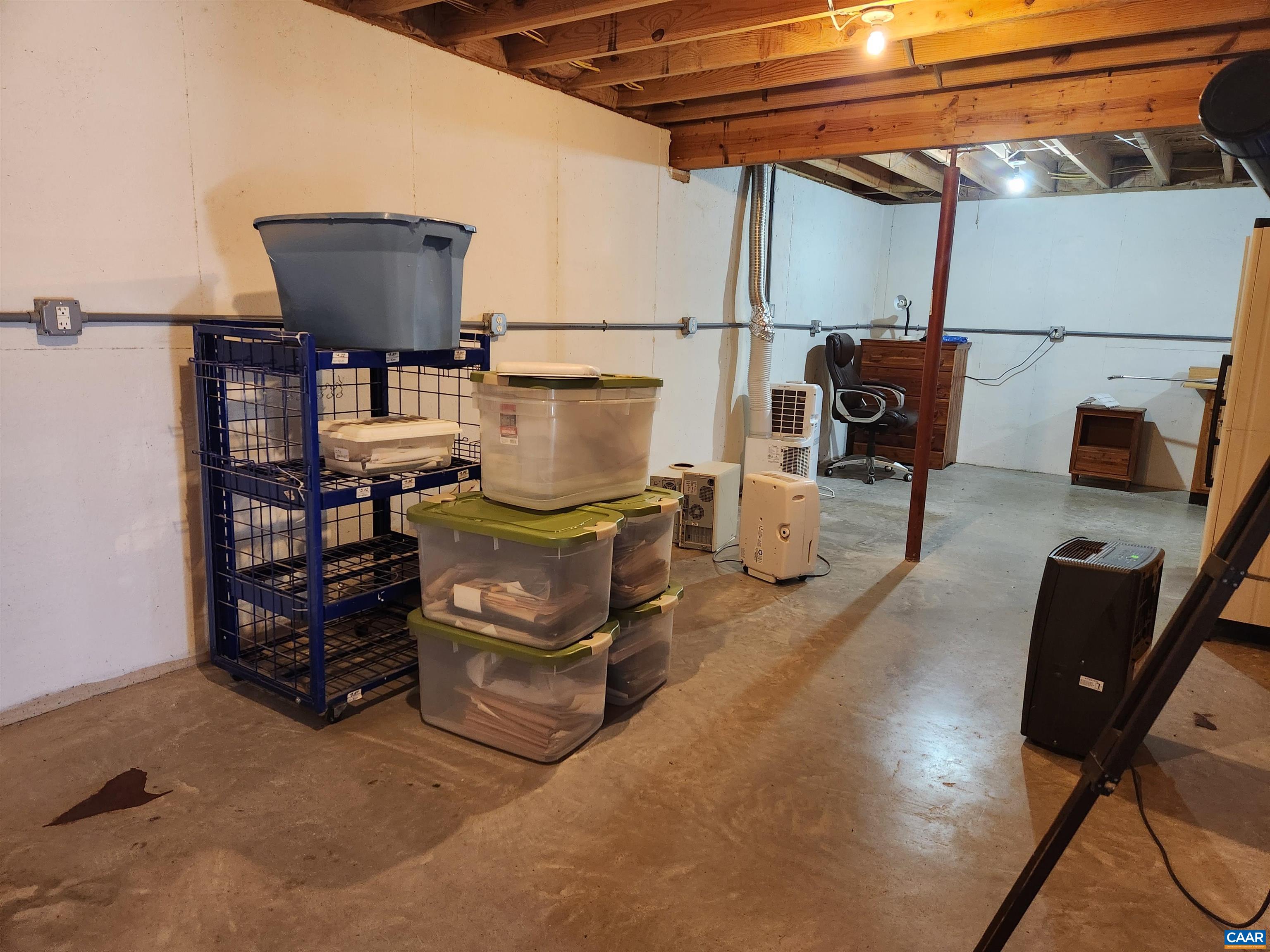 481 Rhodes School Lane Palmyra, VA 22963 - Photo 31 of 34 a living room with furniture and a table
